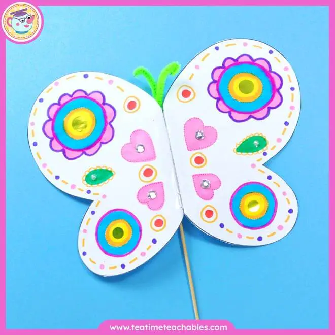 Manualidad de Mariposa Revoloteadora