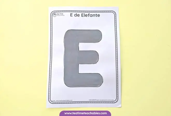 Letra E para colorear - E de Elefante - Ficha del abecedario