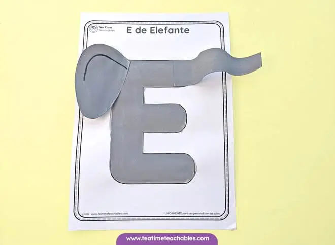 Letra E para colorear - E de Elefante - Ficha del abecedario